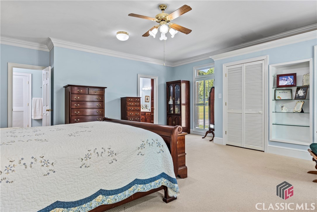 1021 Summit Circle