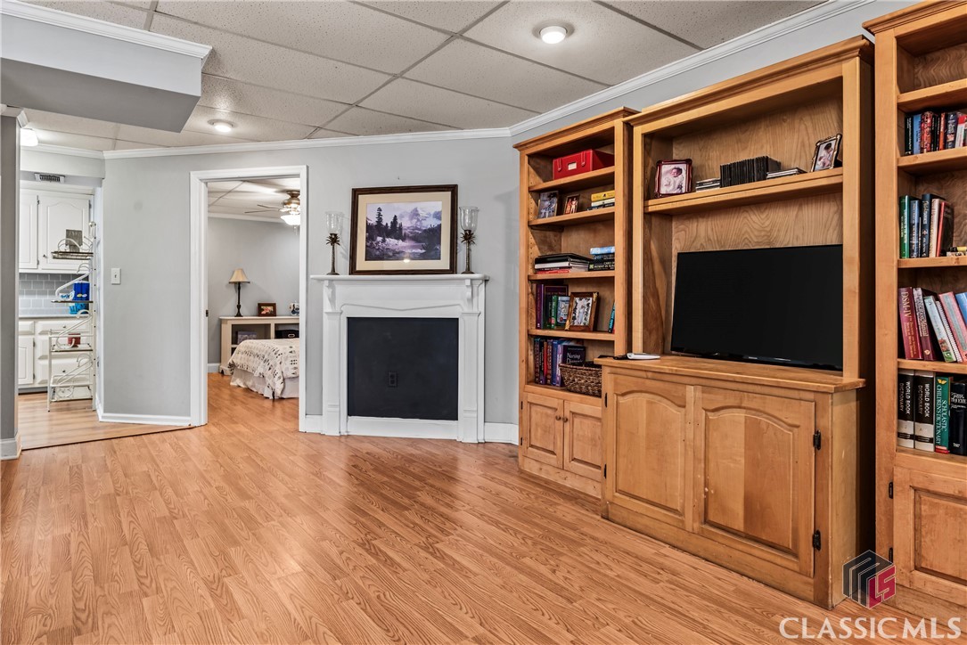 1021 Summit Circle