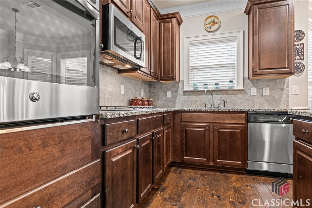 1341 Dragonfly Way