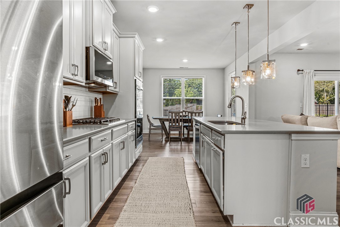 446 Dragonfly Way