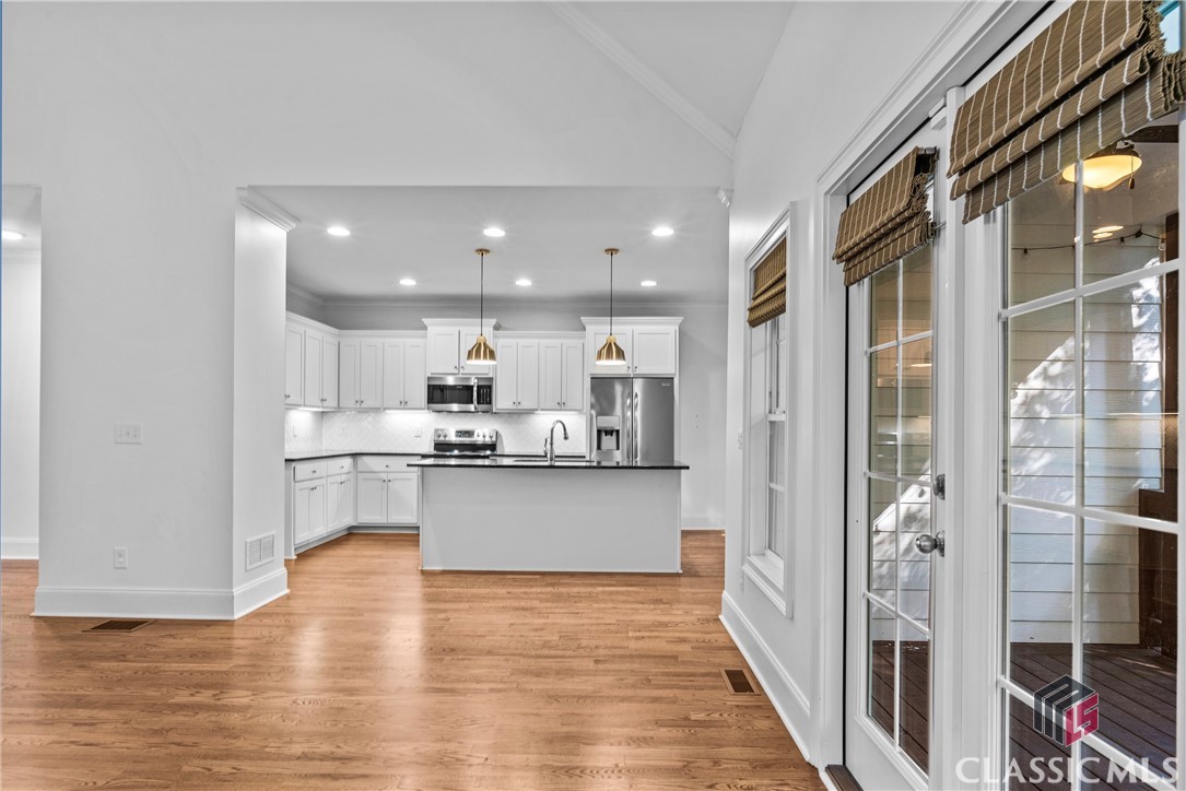 287 Lake Vista Way
