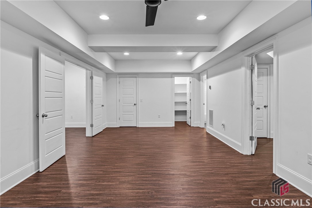 287 Lake Vista Way