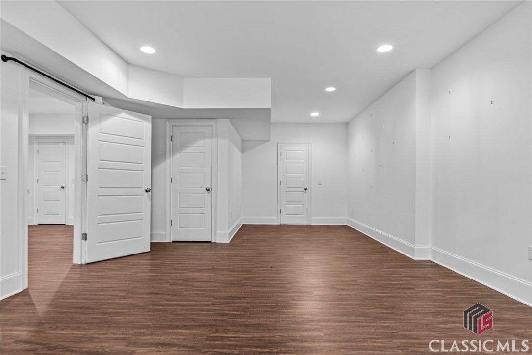 287 Lake Vista Way