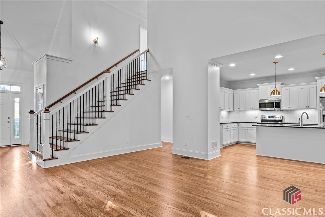 287 Lake Vista Way