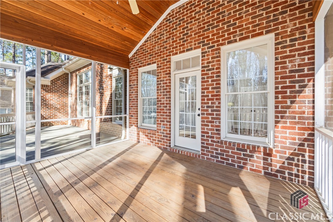 1071 Ridgeview Lane