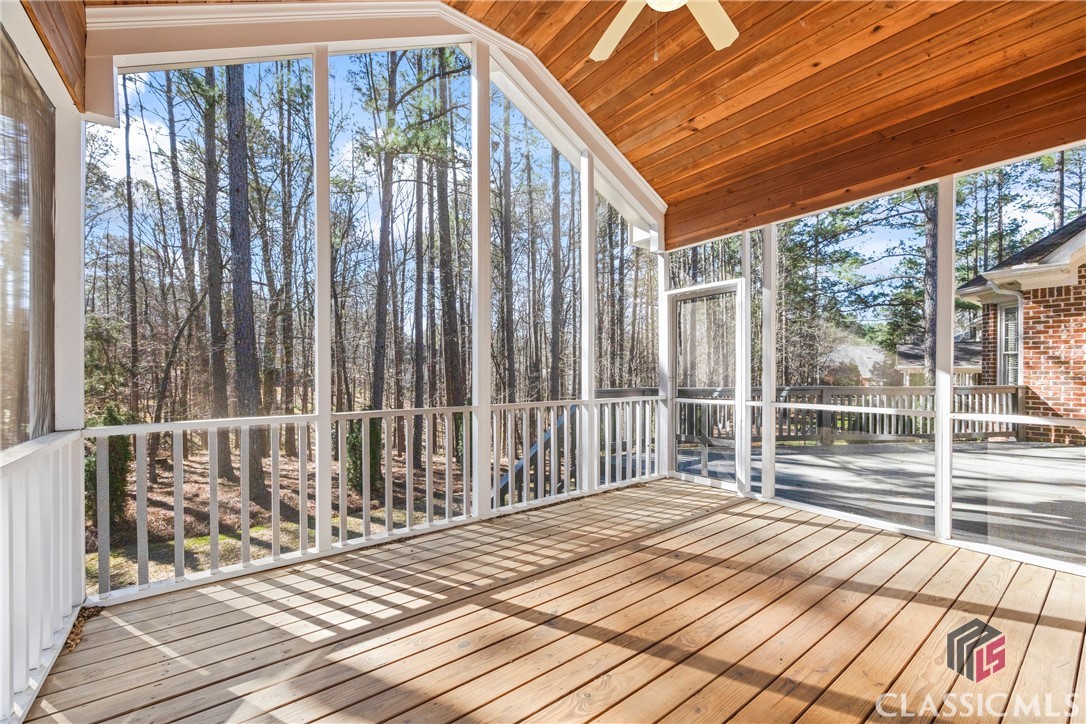 1071 Ridgeview Lane