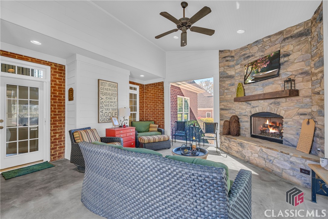 1141 Crabapple Circle