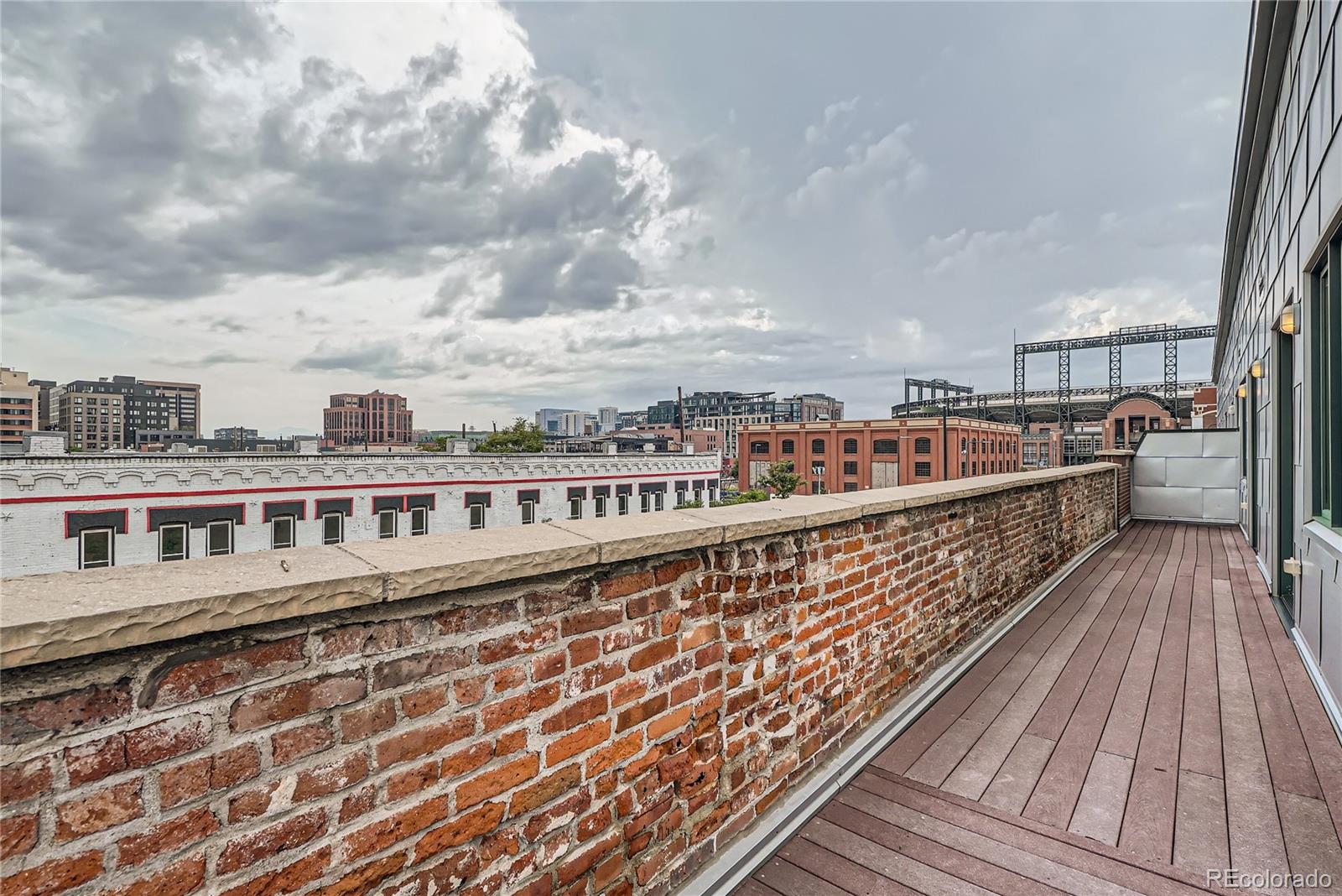 2101 Larimer Street Unit: 301