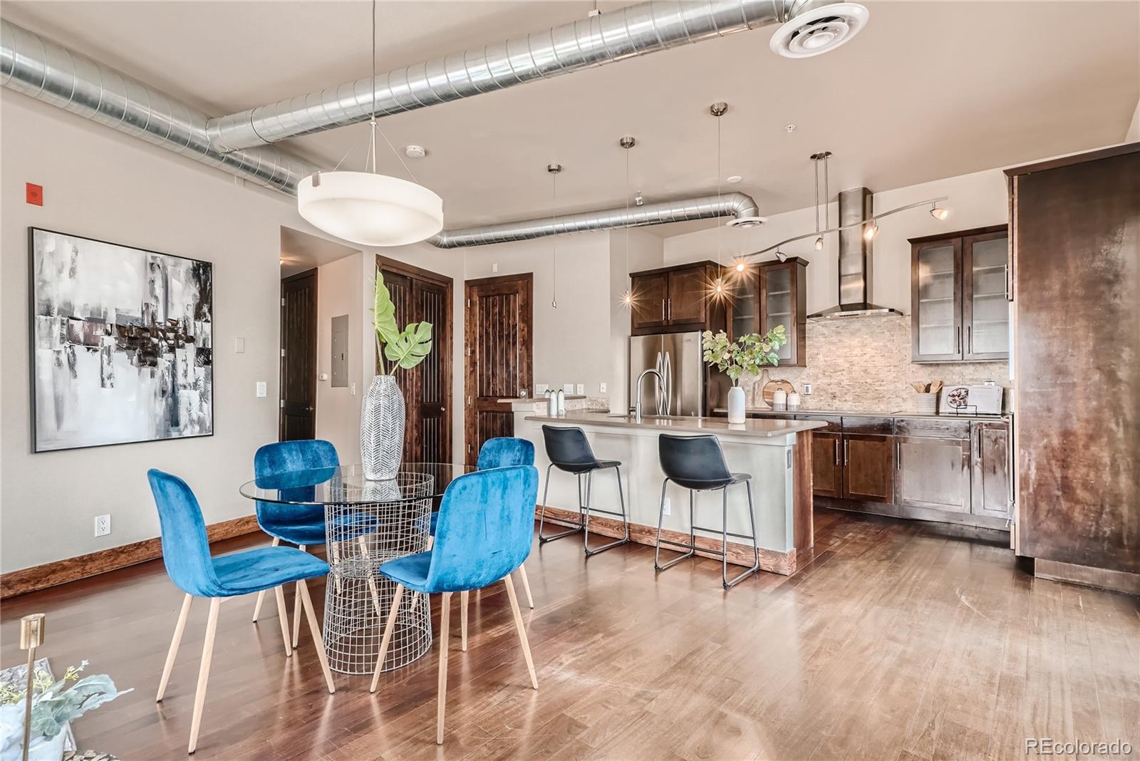 2101 Larimer Street Unit: 301