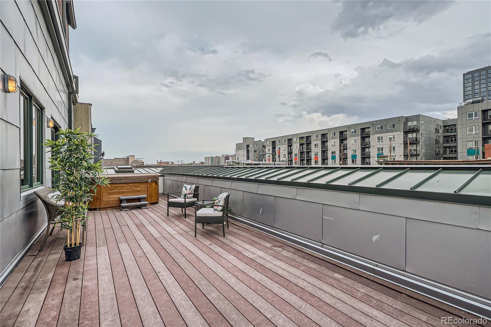 2101 Larimer Street Unit: 301