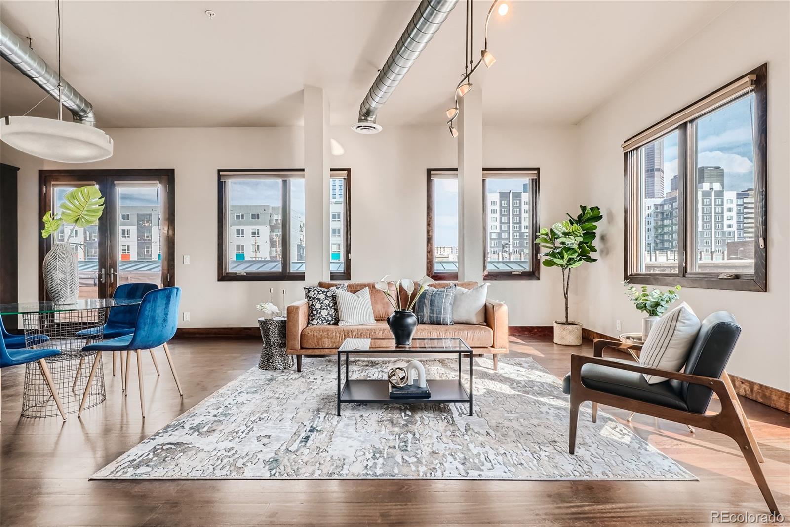 2101 Larimer Street Unit: 301