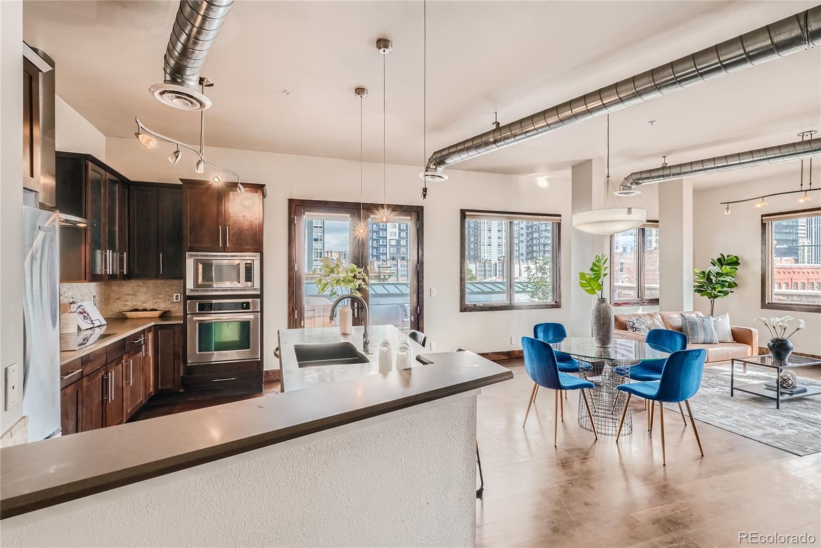 2101 Larimer Street Unit: 301