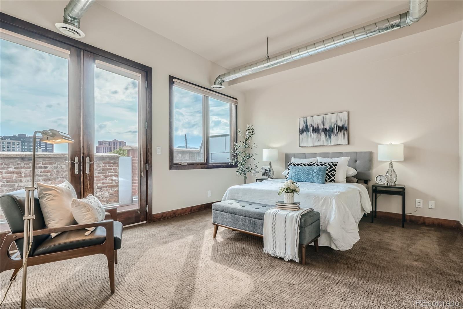 2101 Larimer Street Unit: 301