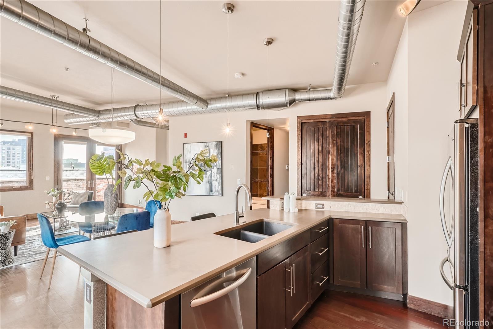 2101 Larimer Street Unit: 301