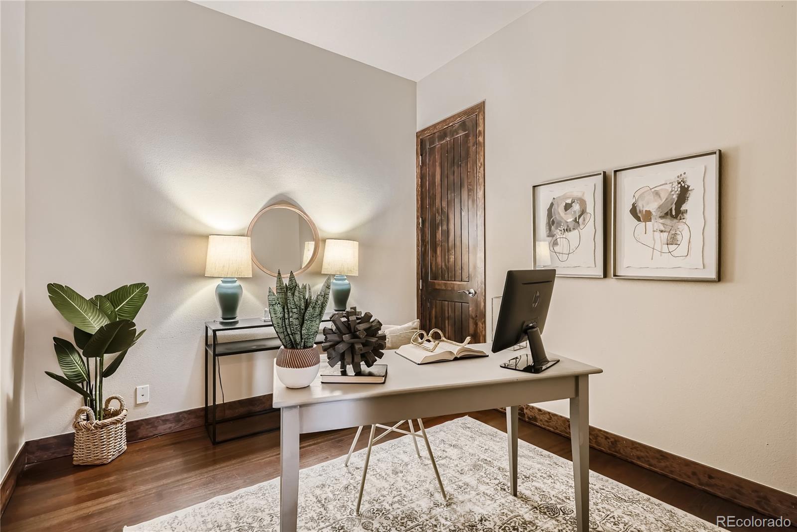 2101 Larimer Street Unit: 301