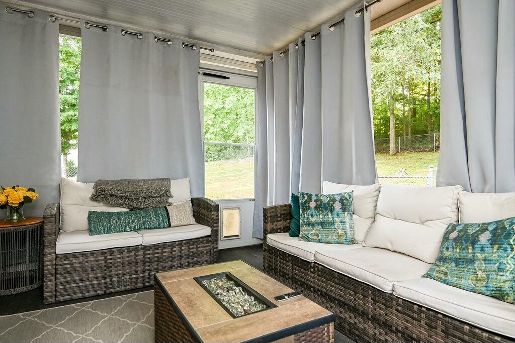 212 Ashlin Woods Drive NE