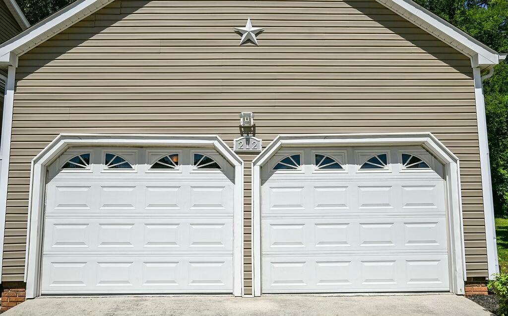 212 Ashlin Woods Drive NE