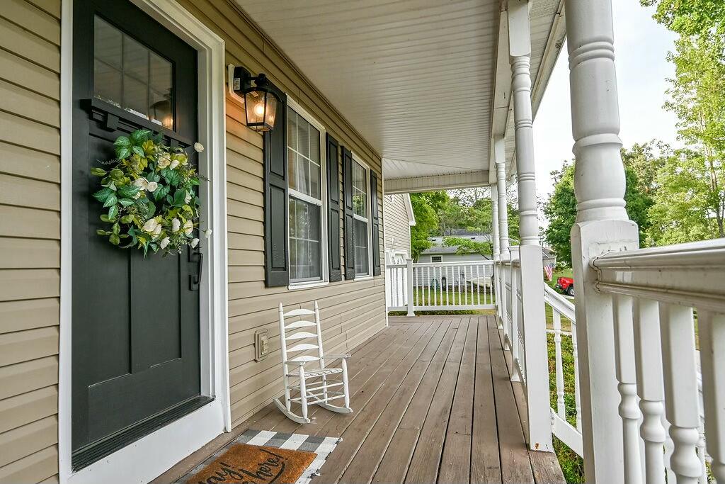 212 Ashlin Woods Drive NE