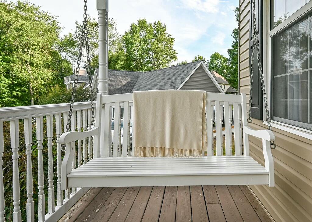 212 Ashlin Woods Drive NE