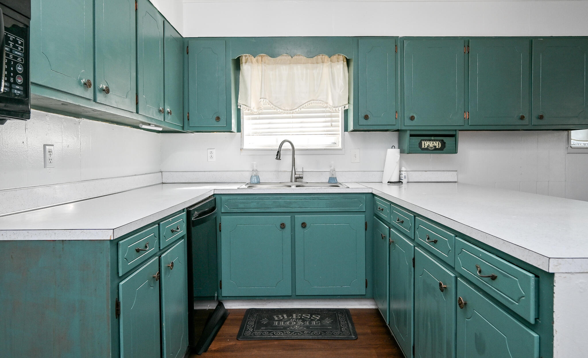 5714 Waterlevel Highway