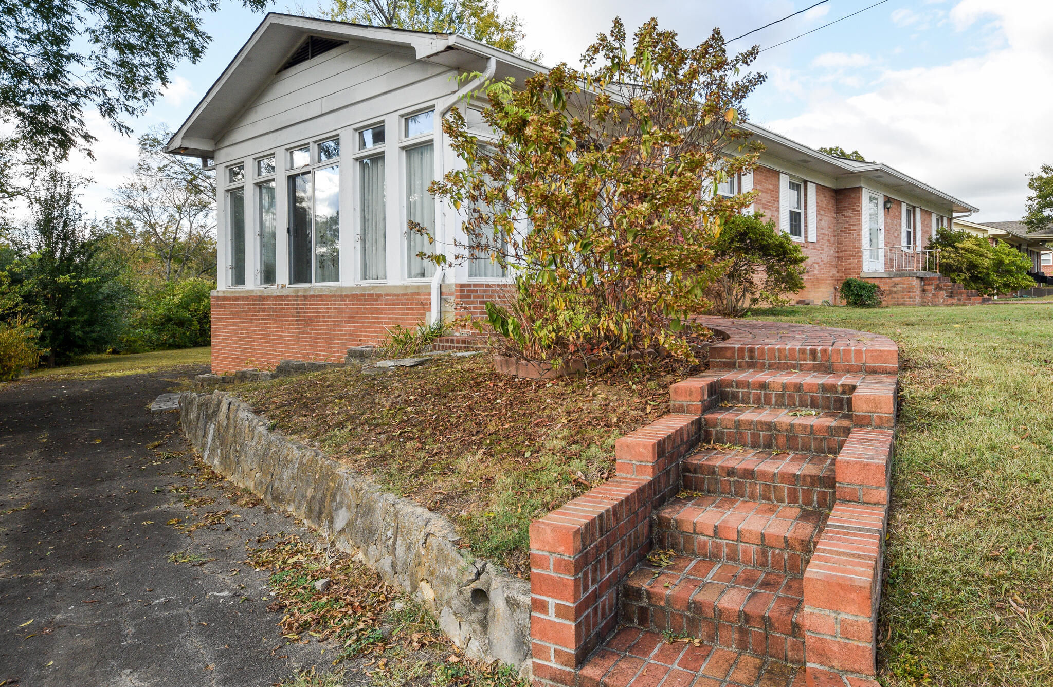 2325 Harris Circle NW