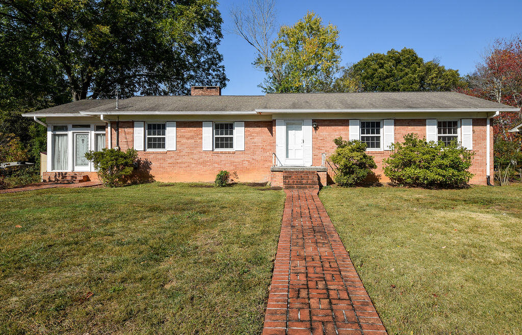 2325 Harris Circle NW