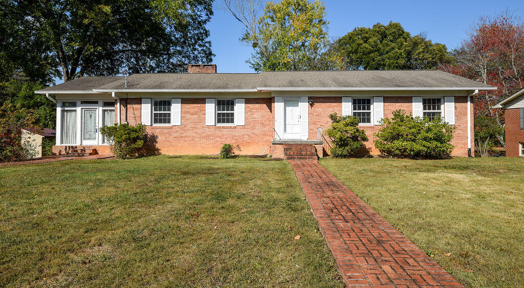 2325 Harris Circle NW