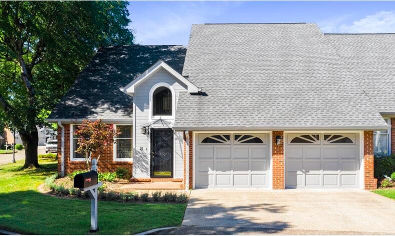 15 Acorn Lane NE