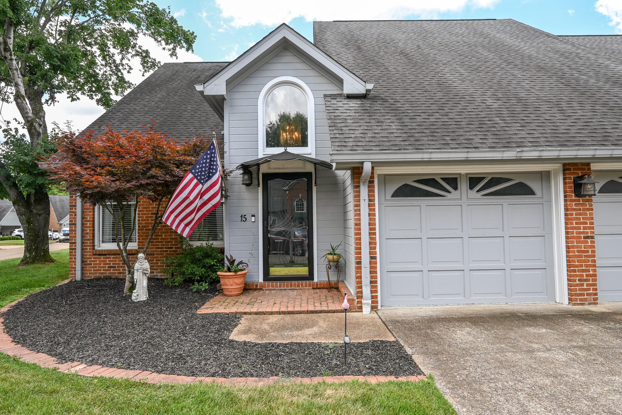 15 Acorn Lane NE