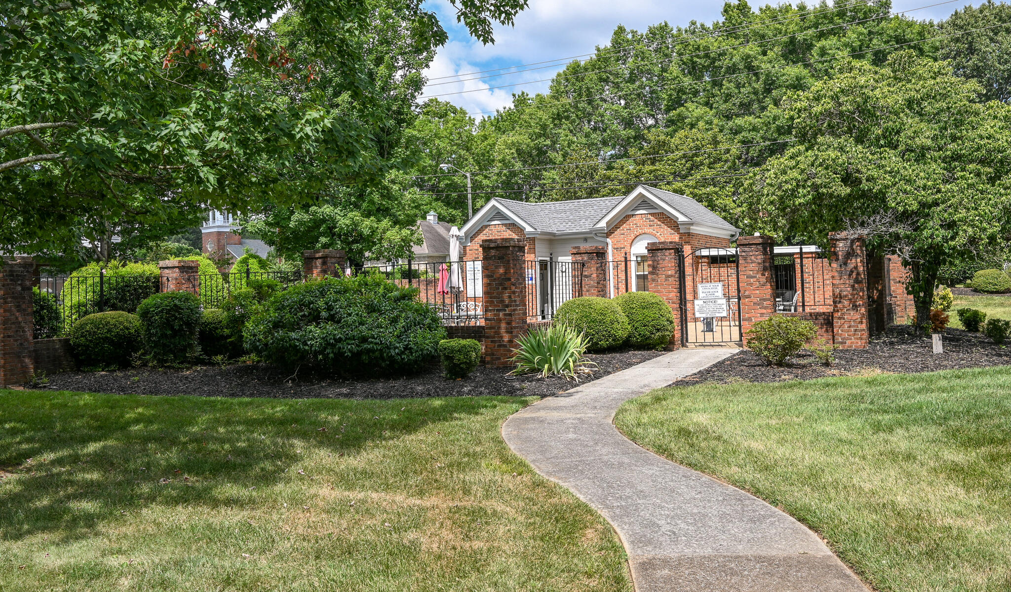 15 Acorn Lane NE