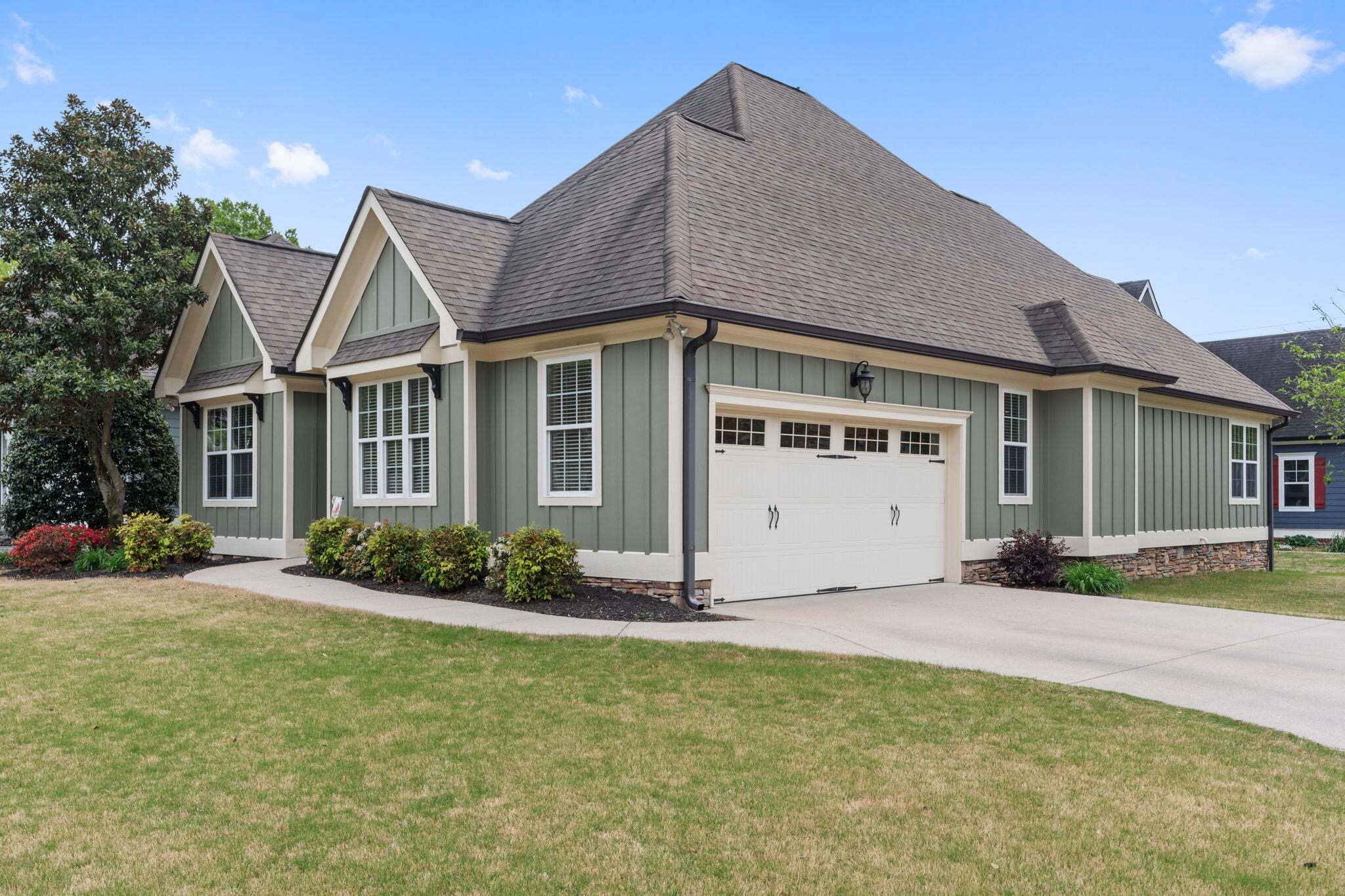 766 Abby Glen Drive NE