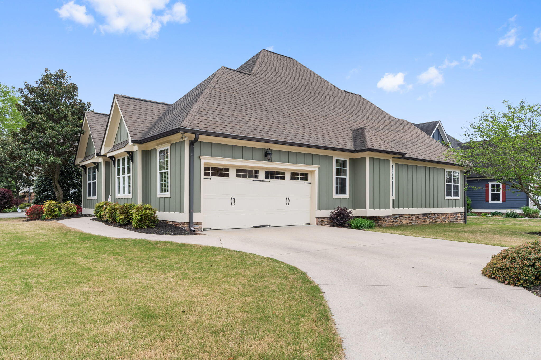 766 Abby Glen Drive NE