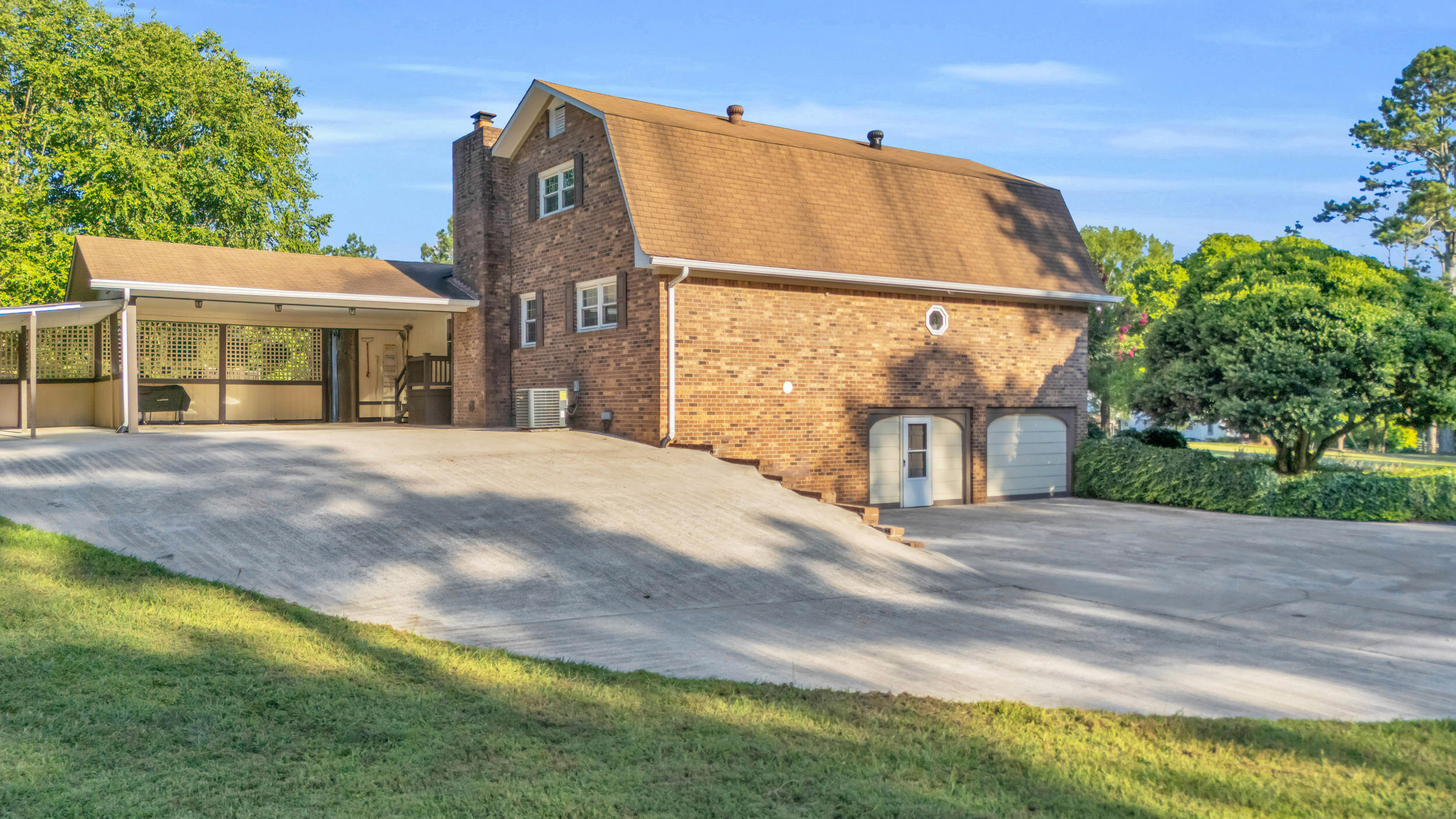 528 Harris Creek Road SW