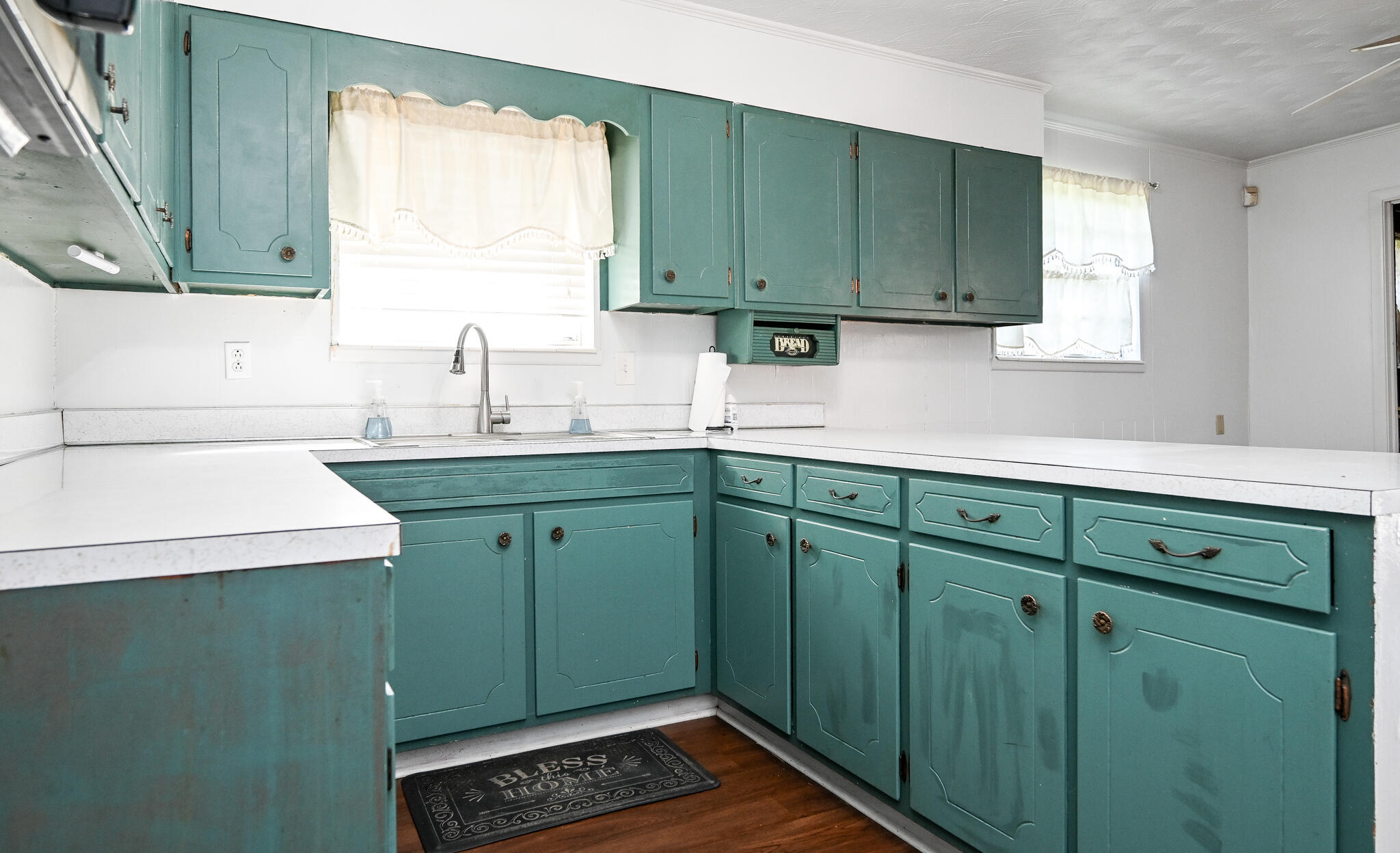 5714 Waterlevel Highway