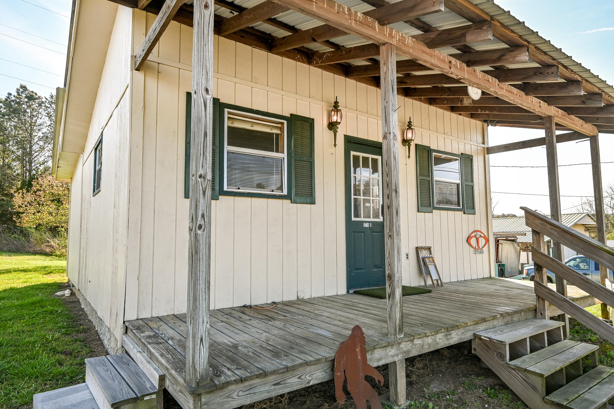 5714 Waterlevel Highway