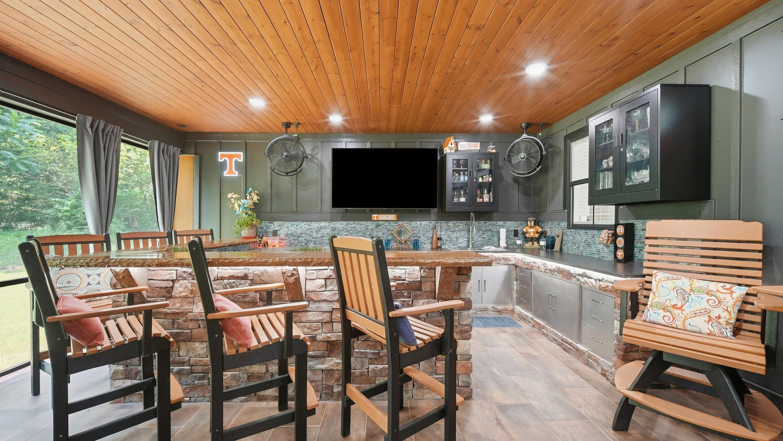 129 Ken Drive NW
