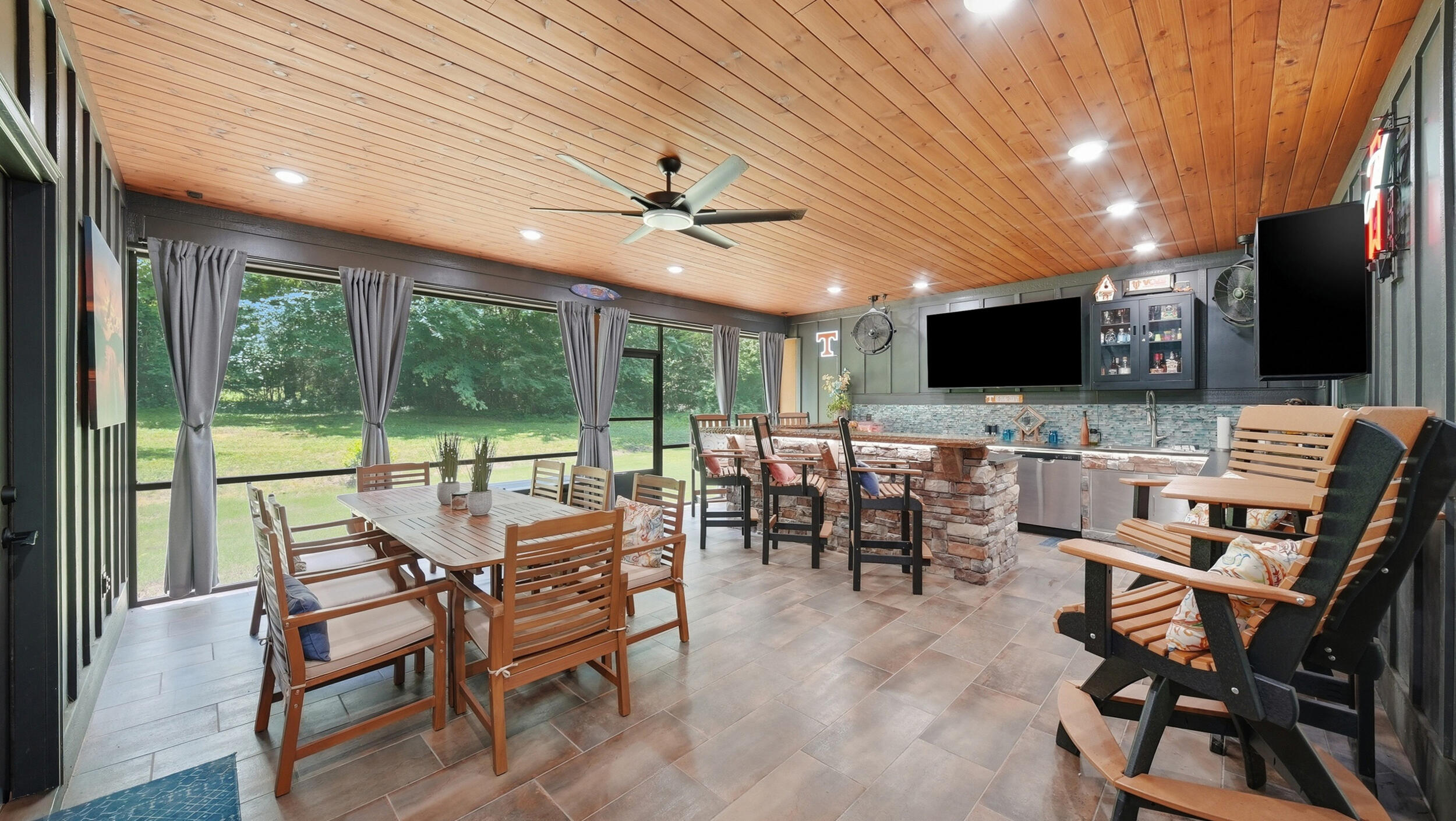 129 Ken Drive NW
