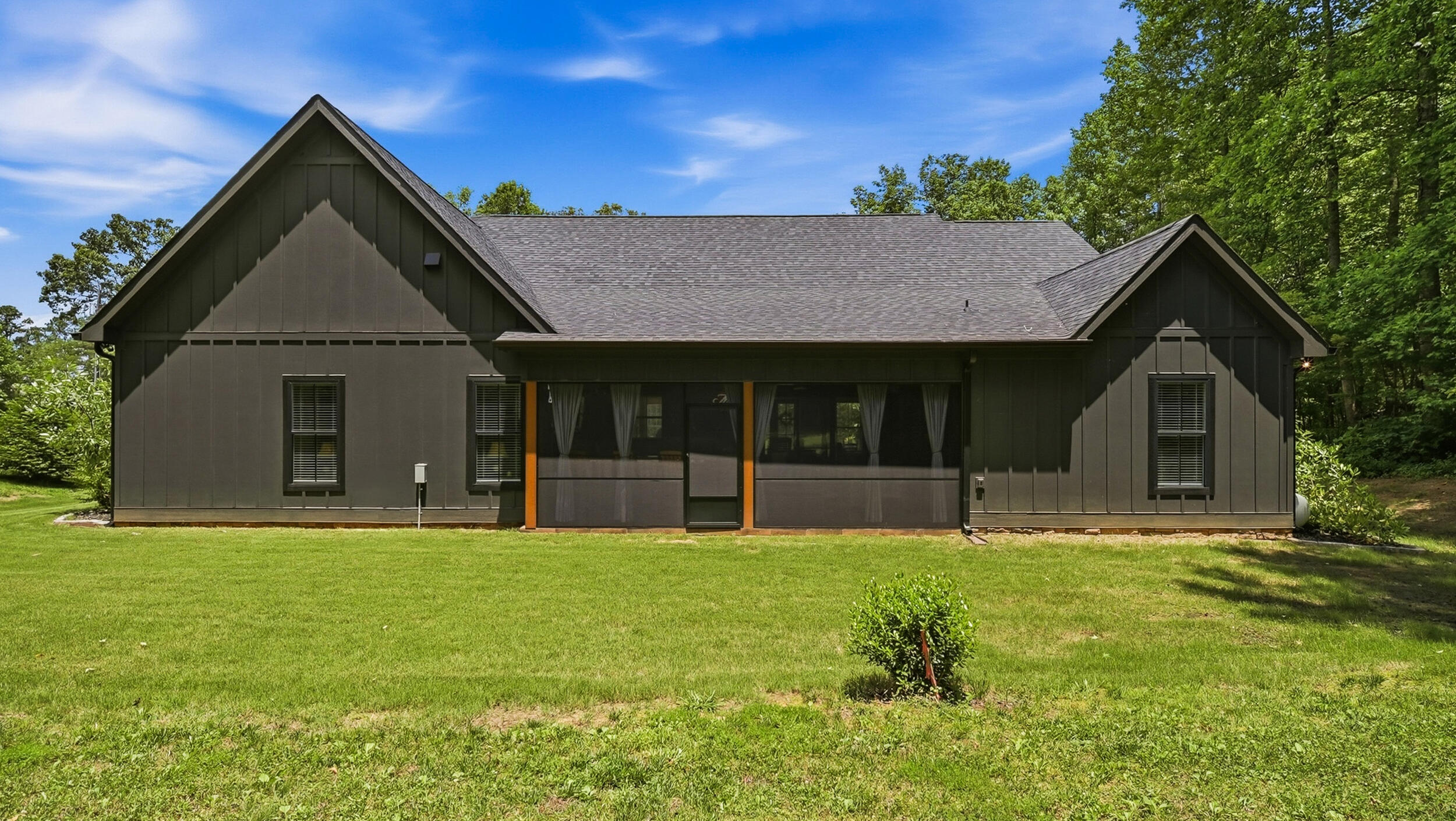 129 Ken Drive NW