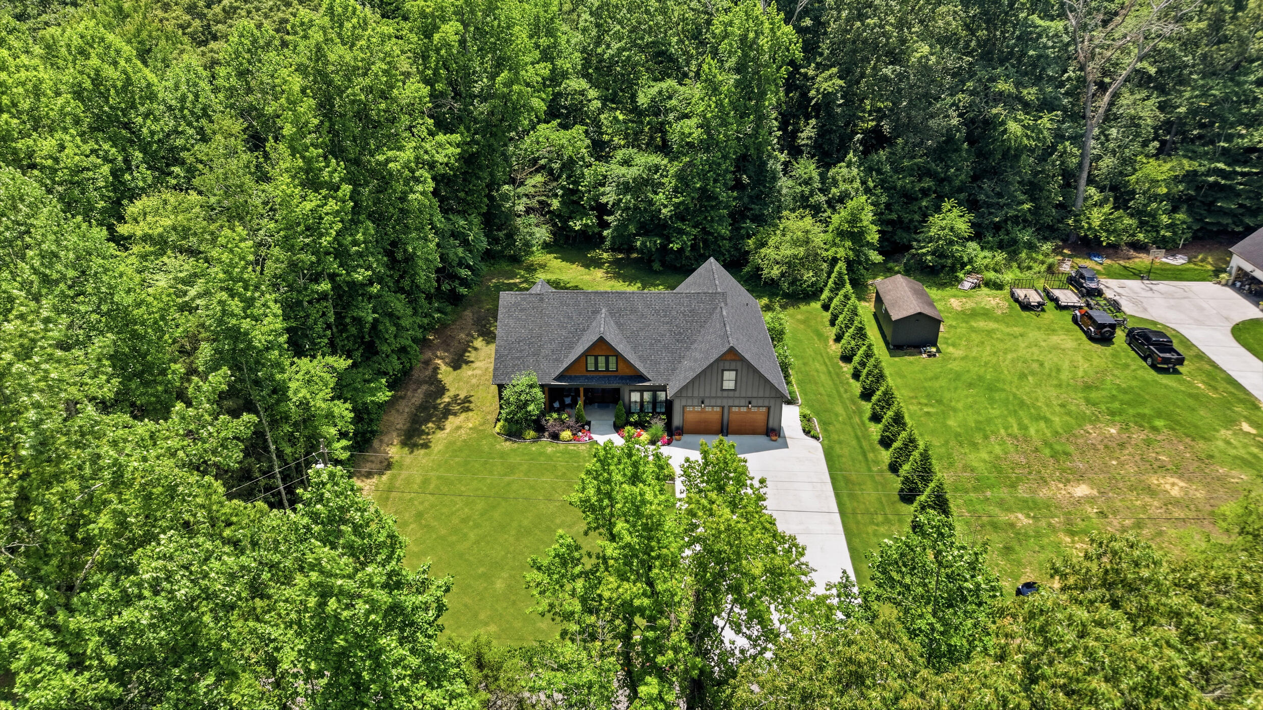 129 Ken Drive NW