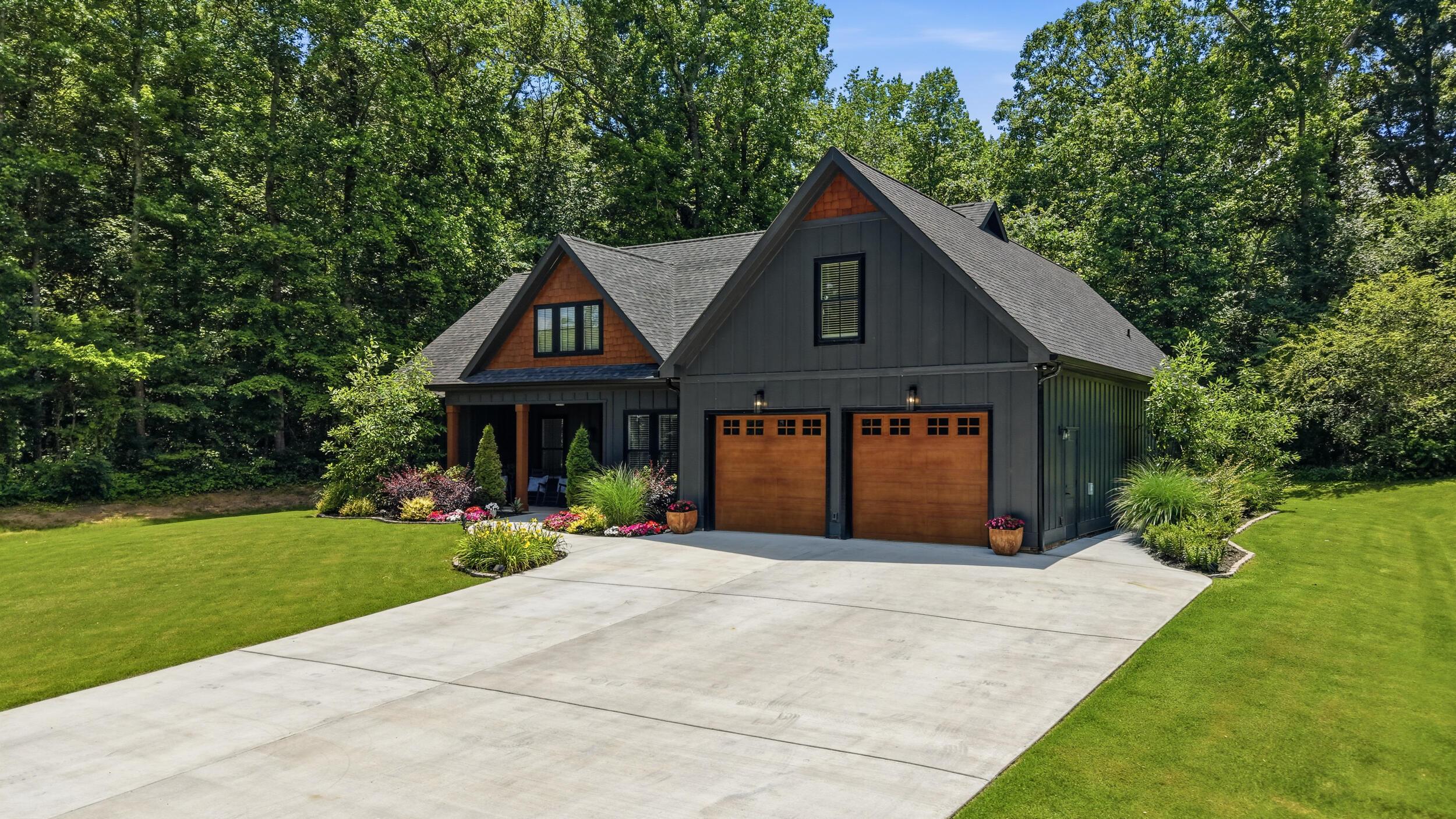 129 Ken Drive NW