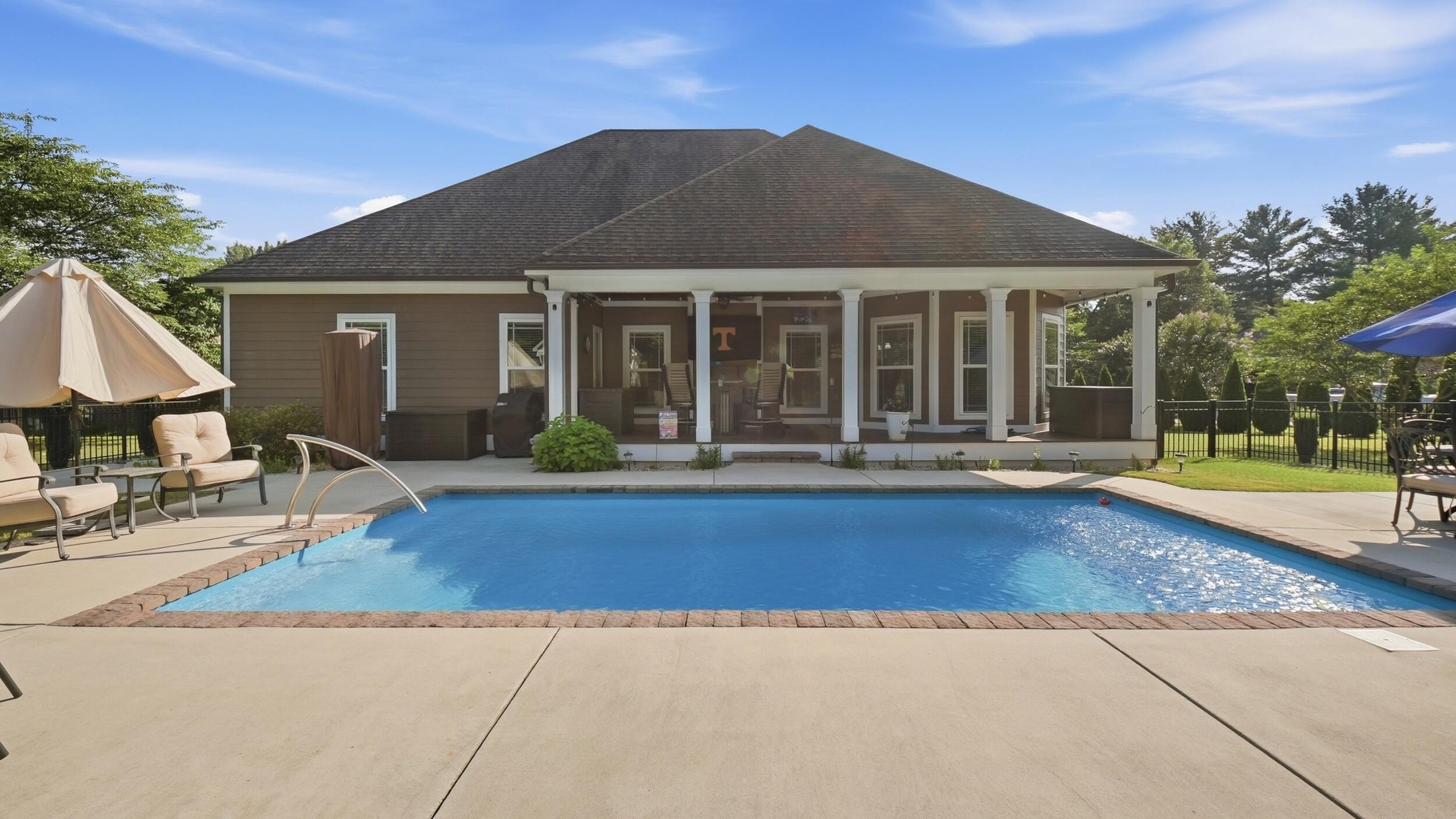 123 Cottonwood Drive NW