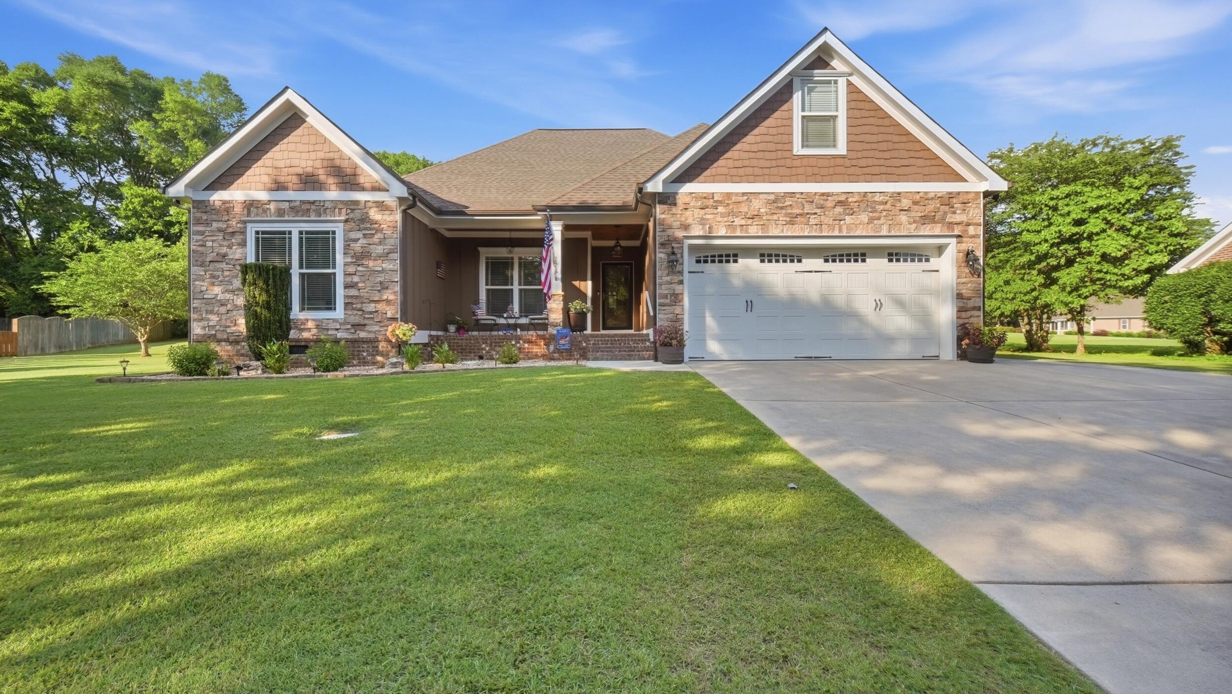 123 Cottonwood Drive NW