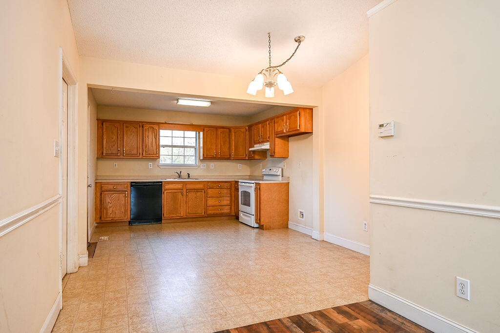 298 Christian Drive, NW
