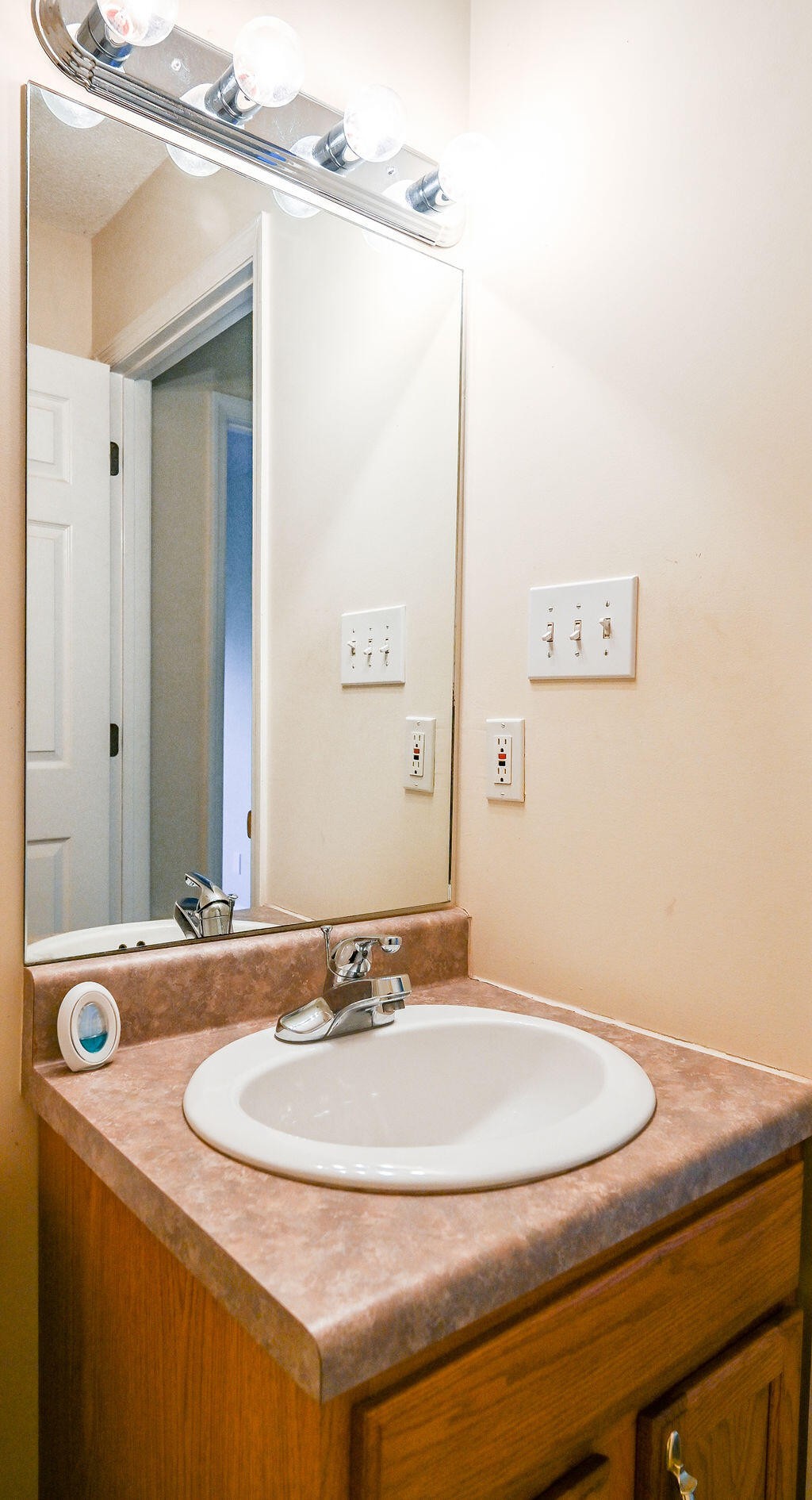 298 Christian Drive, NW