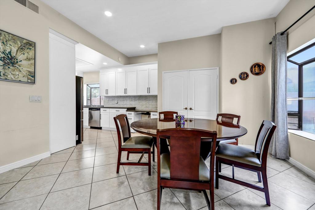 20920 COMMUNITY Street 7