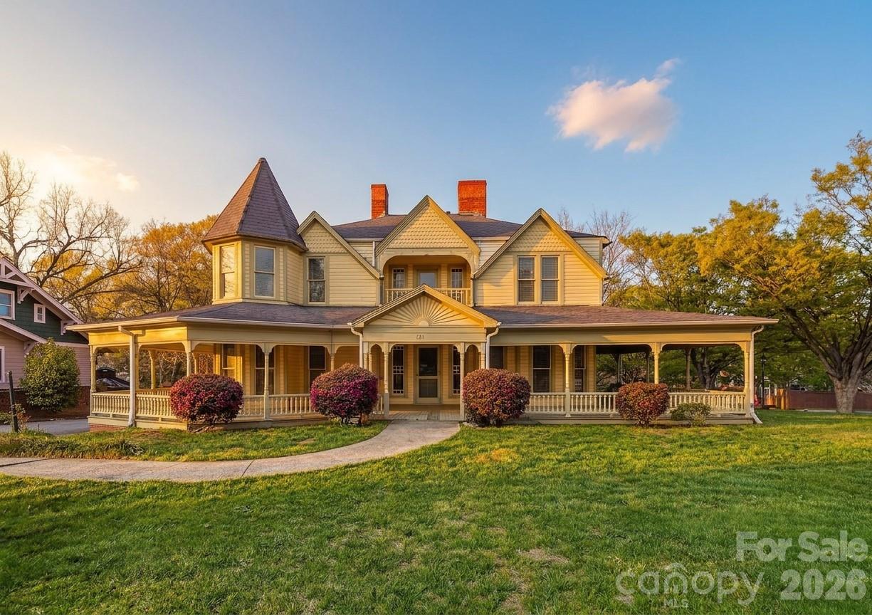 121 5th Avenue NE