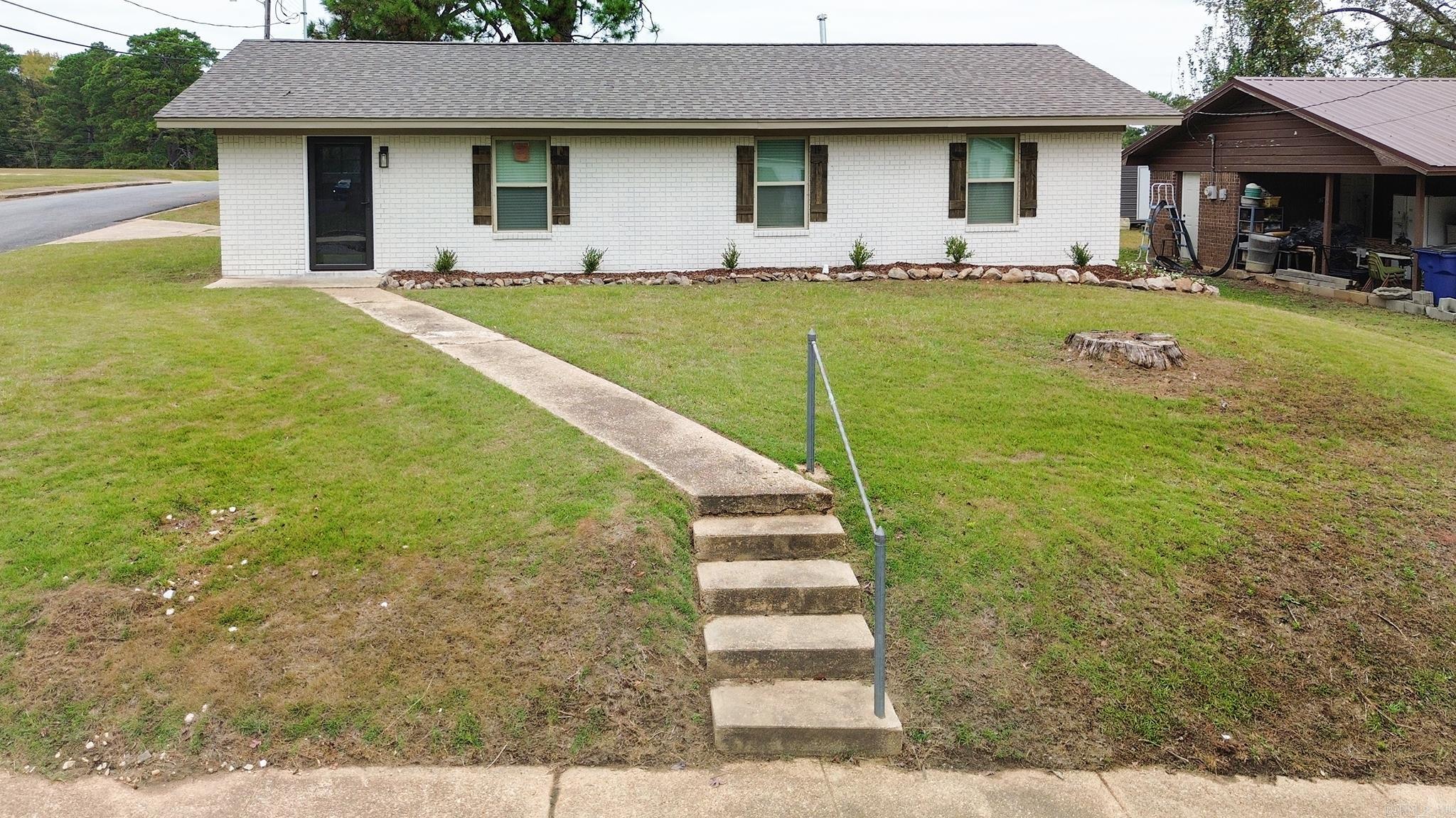 130 SW Center Street