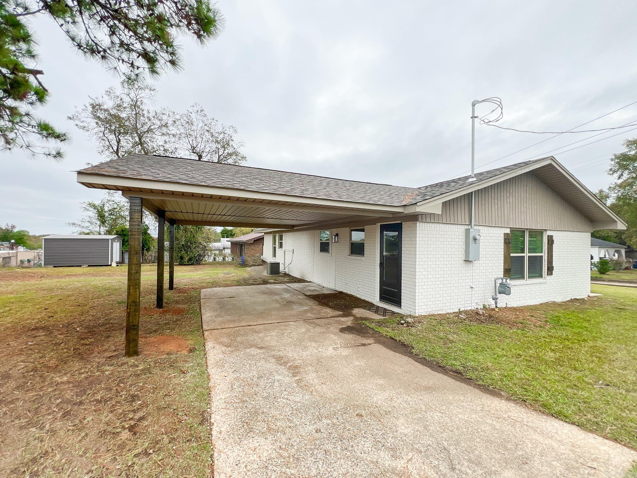 130 SW Center Street