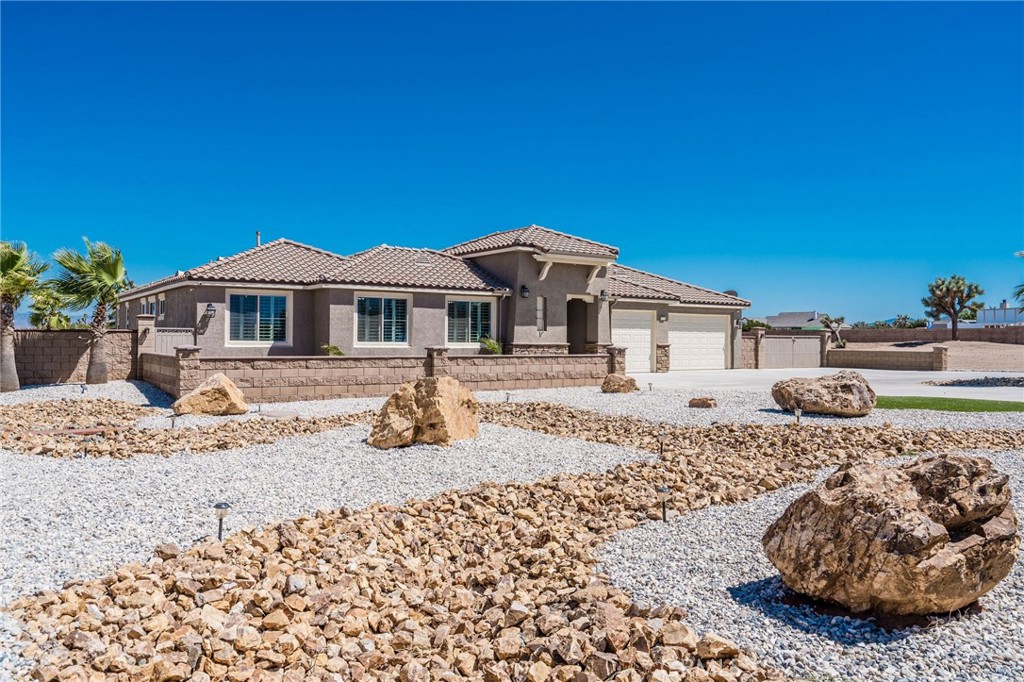 8145 Heartland Circle
