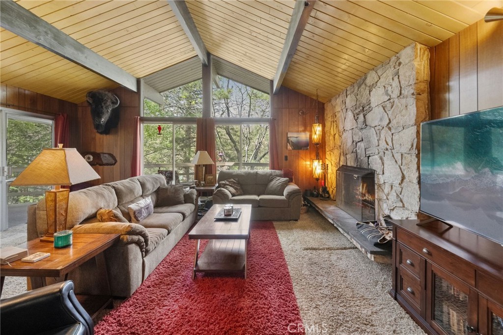 1159 Twin Lakes Drive